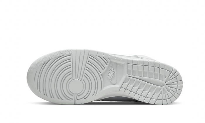 NikeDunkHighRetroGreyWhite3_800x.jpg
